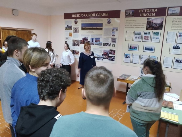 Поклонимся Великим тем годам.