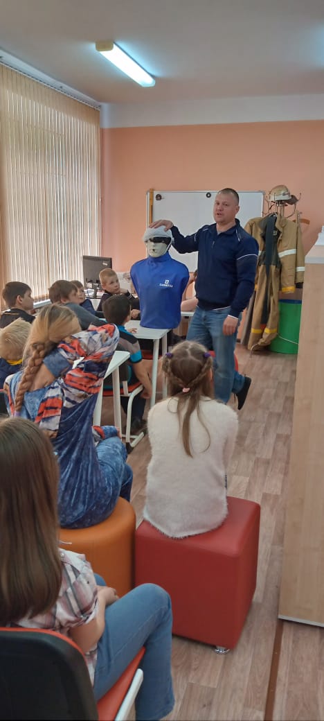 «Первая медицинская помощь при ранениях»..